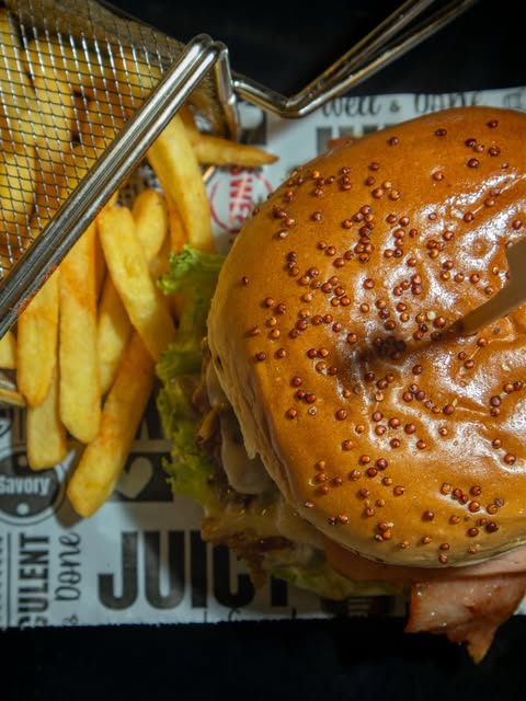 Hamburguesa LA 94 Restaurant